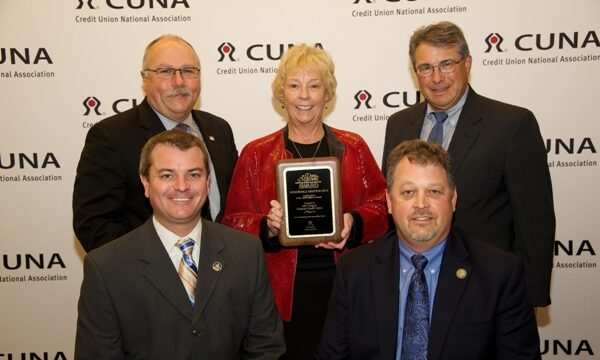 Mid Oregon Receives National Award- CUNA Dora Maxwell Award